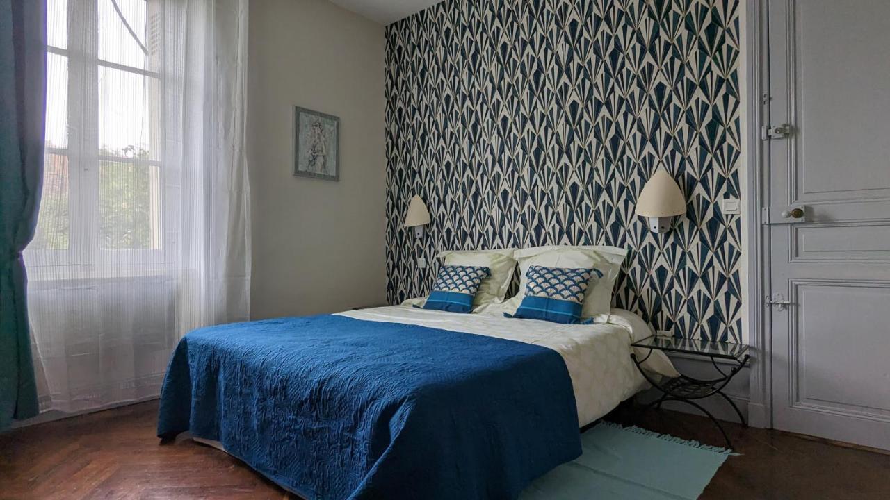 Le Jardin Des Lys - Chambre D'Hote Ou Appartement Ла-Рош-Позе Екстер'єр фото